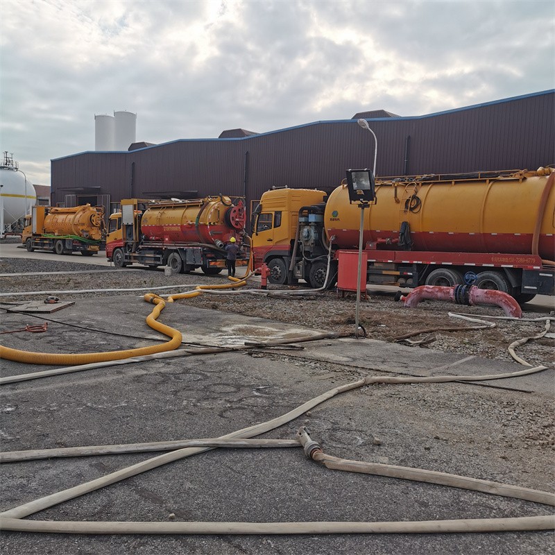 板芙镇污水池清理